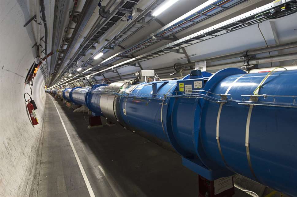 Nowa, szybsza infrastruktura IT wspiera badania przy użyciu  Wielkiego Zderzacza Hadronów