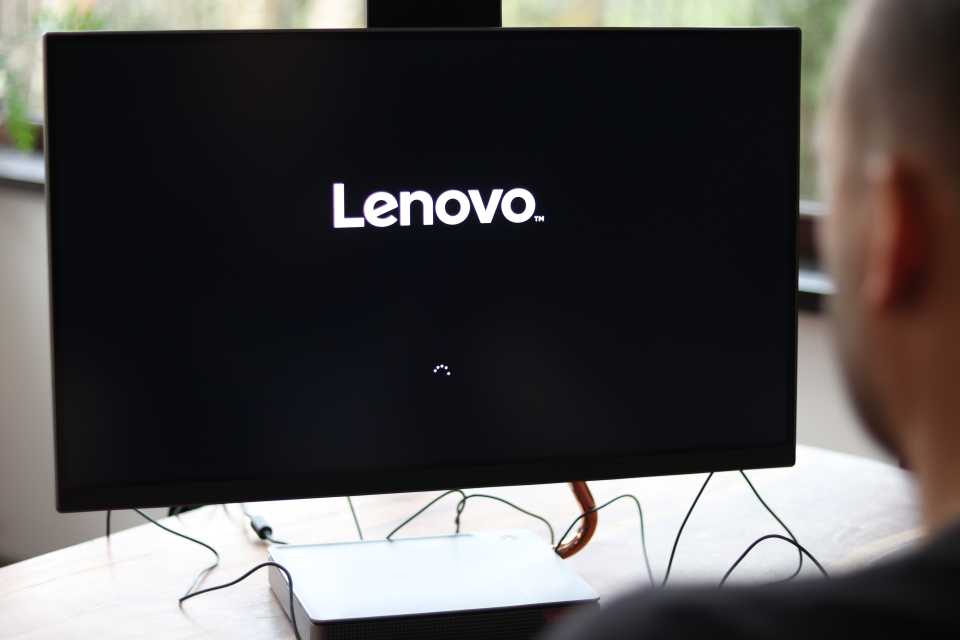Lenovo IdeaCentre A540: alternatywa dla klasycznego laptopa idealna do zdalnej pracy i nauki