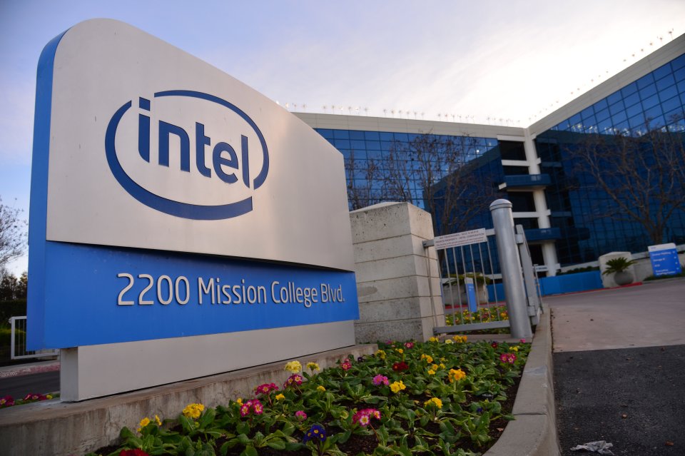 Intel wprowadza nowy procesor do obsługi sztucznej inteligencji