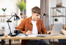 Dlaczego juniorzy znikają z rynku pracy IT?