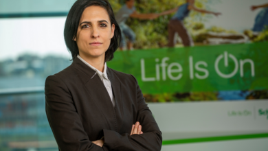 Schneider Electric’s Unraveling the Tapestry: Forging an Efficient and Sustainable Model for the New Wave of Data Centers. Interview in English
