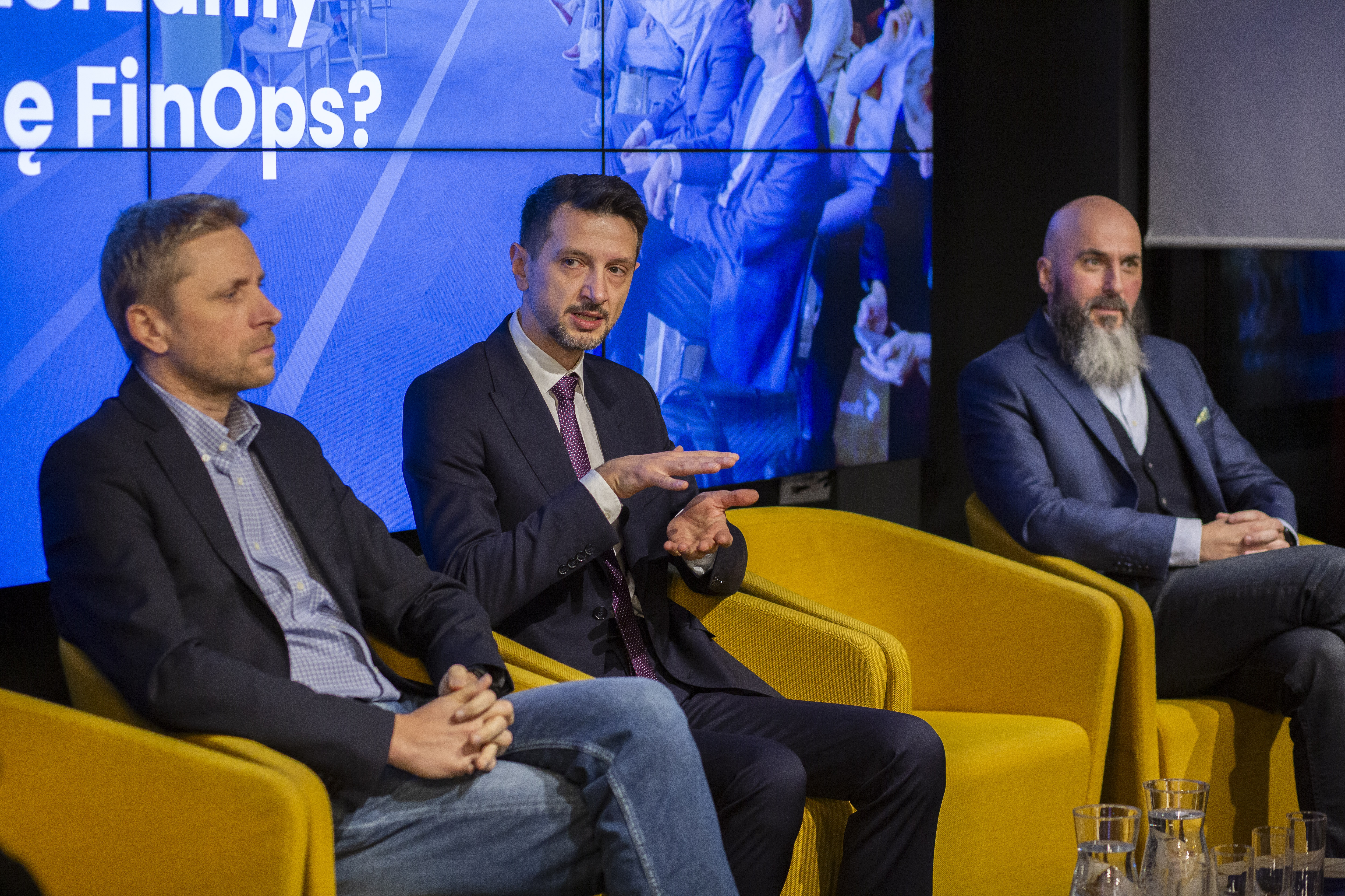 Proces optymalizacji rządowego klastra chmurowego: doświadczenia COI