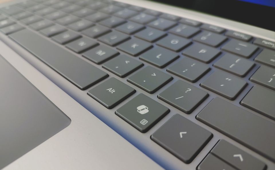 Najnowszy Microsoft Surface Laptop 6 dla biznesu &#8211; już w testach ITwiz