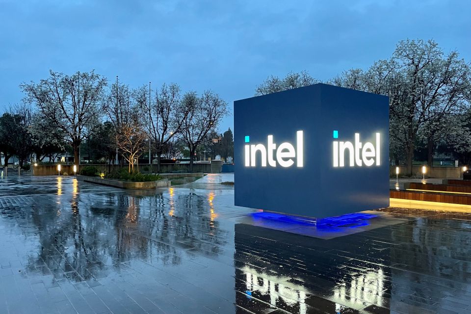 Intel udostępnia poprawkę rozwiązującą problemy z procesorami Core 13. i 14. generacji