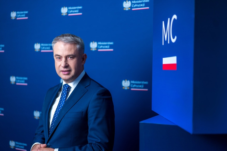 Rząd przeznaczy dodatkowe 100 mln euro na Fabryki AI i Gigafabrykę AI