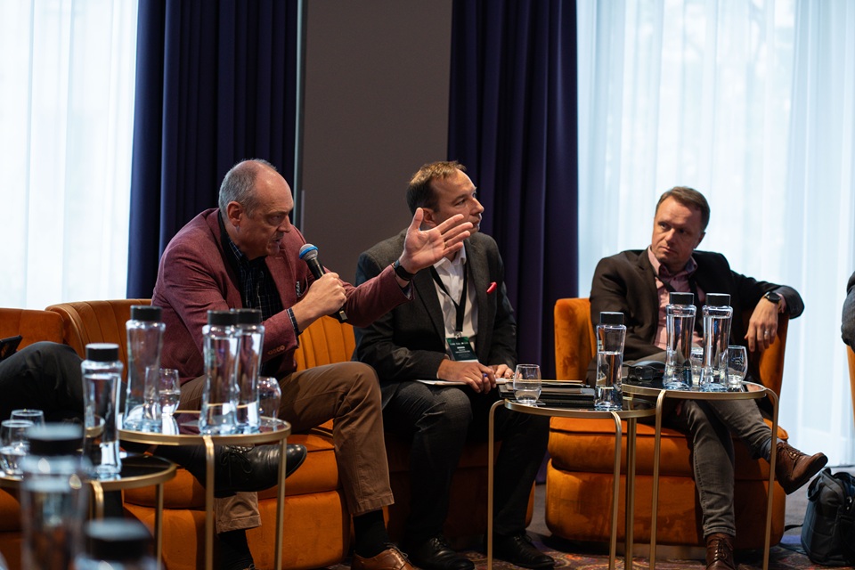 Cybersuwerenność AD 2025: o ryzykach vendor lock-in i alternatywie open-source