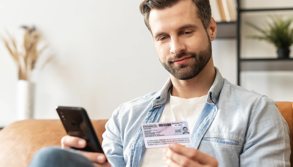 Jak zarządzać e-dowodem w mObywatelu