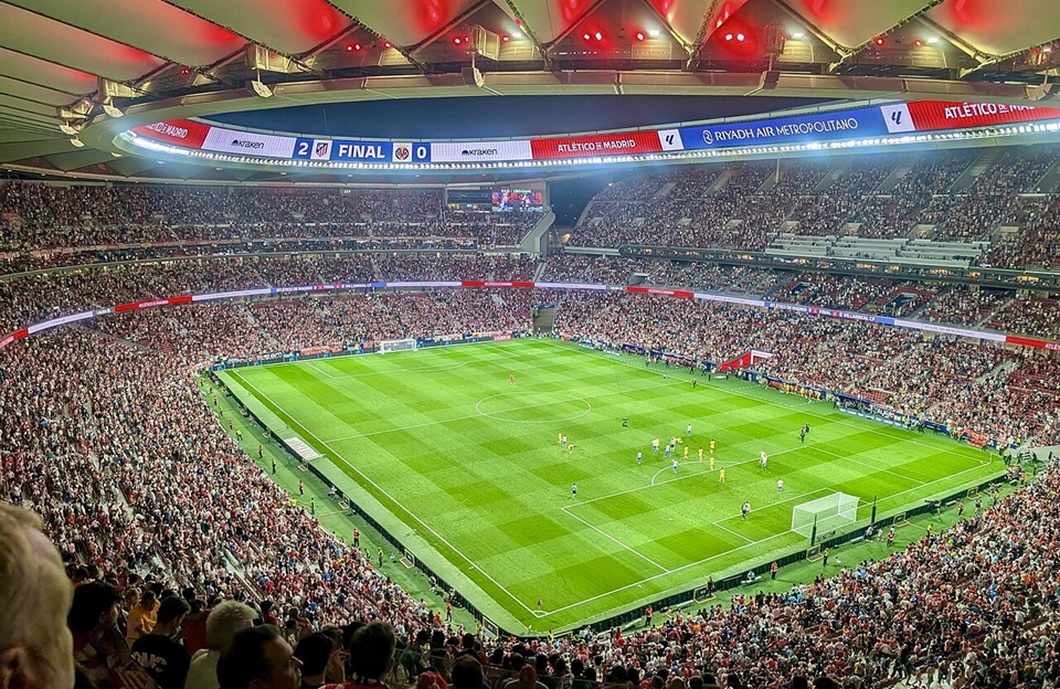Atl&eacute;tico Madryt modernizuje stadion dzięki AI i Wi-Fi 7