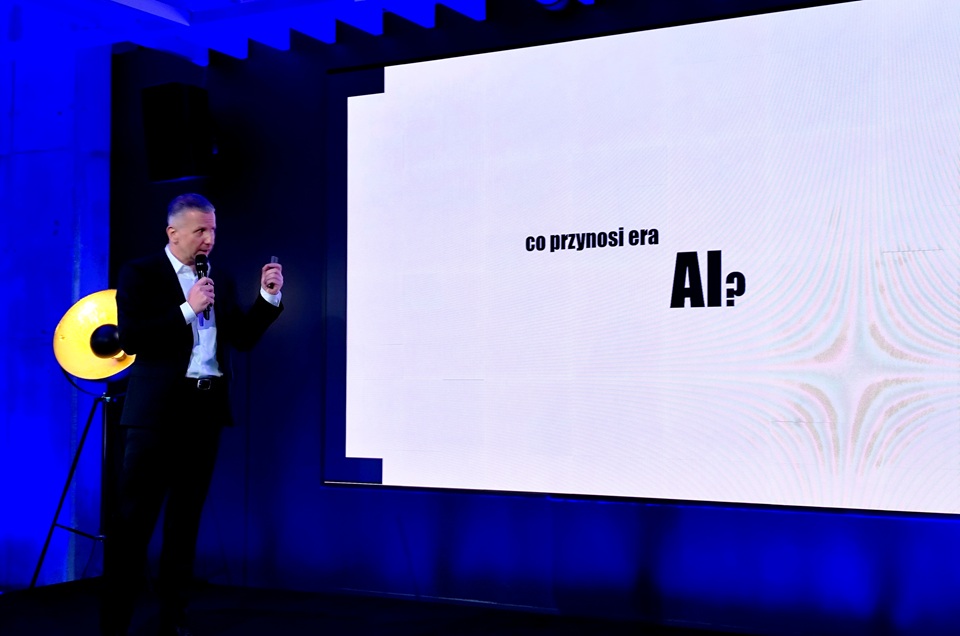 Polskie AI dla biznesu i marketingu – i wyścig o &bdquo;AI, kt&oacute;re działa&rdquo;