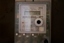 Gdzie firmy tracą na rachunkach za energię? Nawet 40% koszt&oacute;w kryje się poza ceną prądu