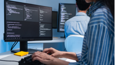 Nowe realia rynku pracy IT w Polsce: więcej ofert, mniej zdalnej i rekordowe stawki w ERP