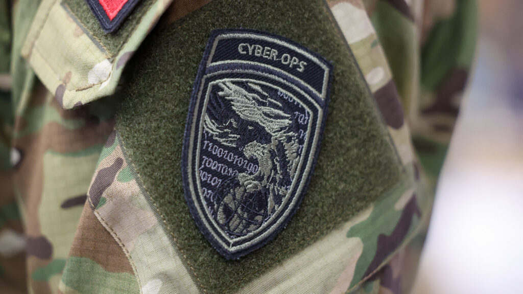 SAFE: Centrum Zasob&oacute;w Cyberprzestrzeni Sił Zbrojnych podpisało umowy na 910 mln zł