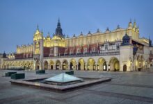 Krak&oacute;w IT 2026: 65 tys. specjalist&oacute;w, 78% firm z AI i 17 tys. zł mediany płac