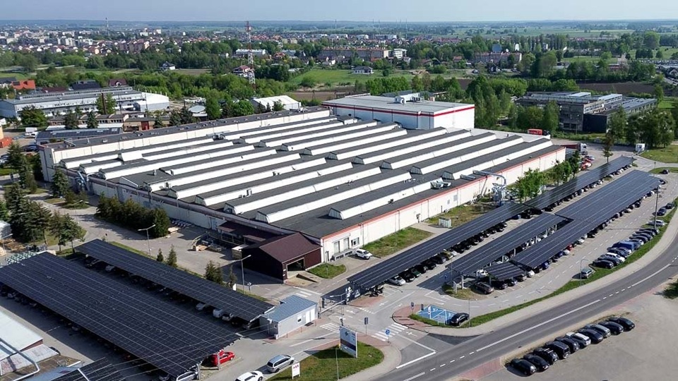 ABB inwestuje 100 mln zł w fabrykę w Przasnyszu. Powstaną rozwiązania dla energetyki i centr&oacute;w danych