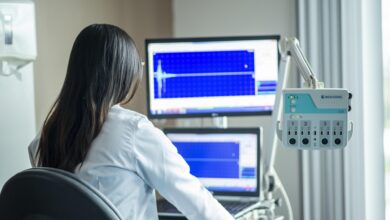 AI w healthcare: jak pokonać &bdquo;pułapkę pilotażu&rdquo; i bezpiecznie skalować innowacje?