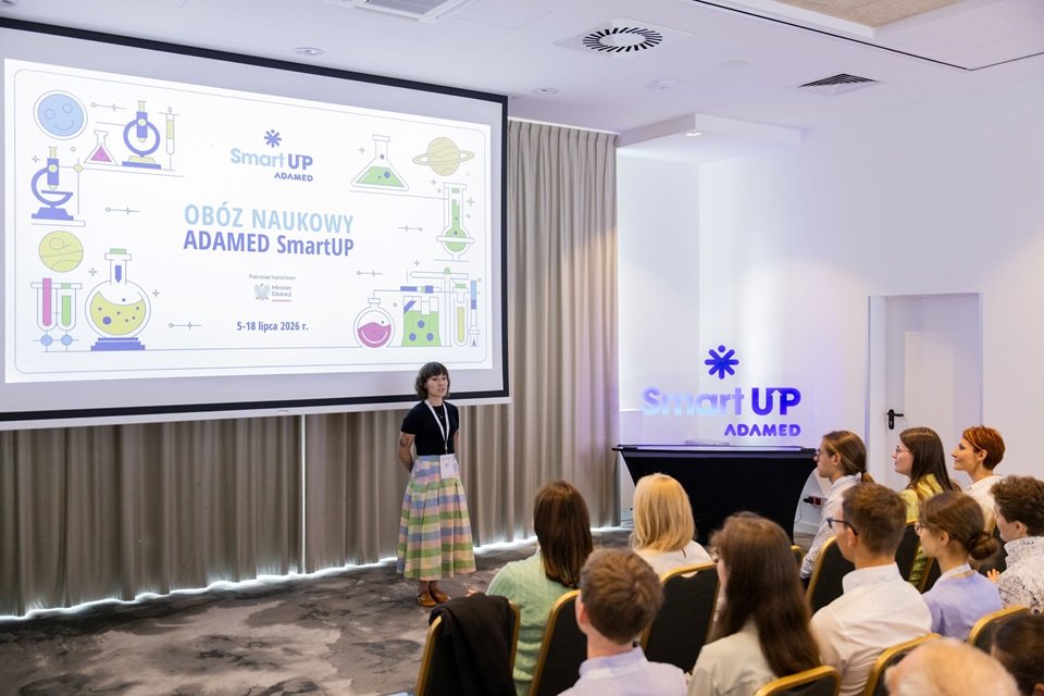 Ruszył obóz Adamed SmartUp. Młodzi naukowcy pracują nad projektami z AI, medycyny i inżynierii