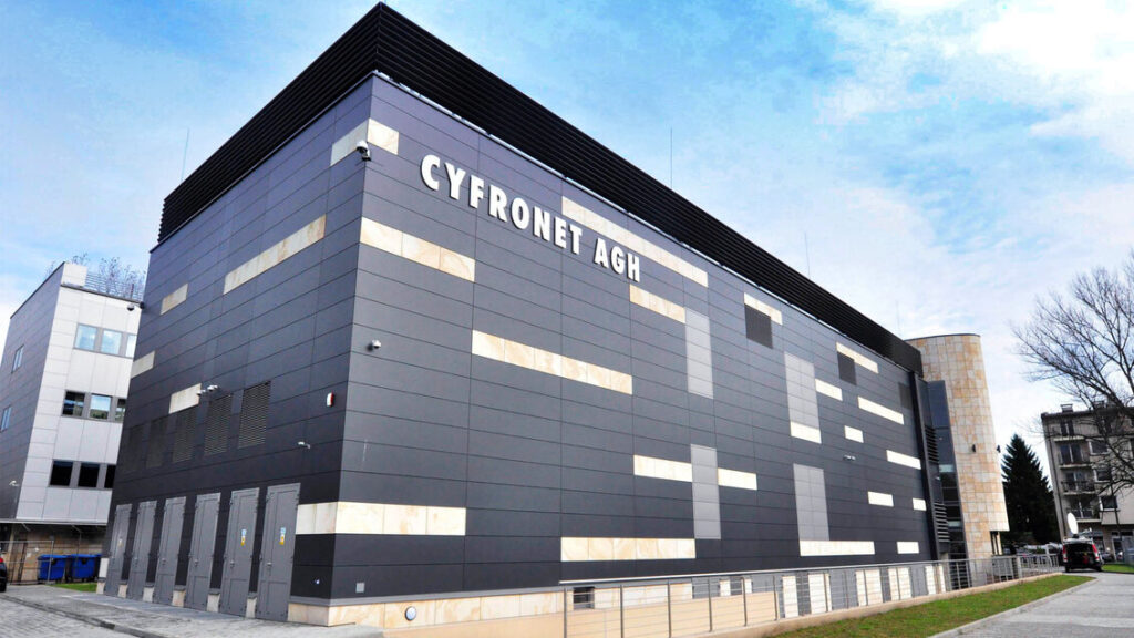 AGH Cyfronet i Konsorcjum PLGrid z projektami za 380 mln zł