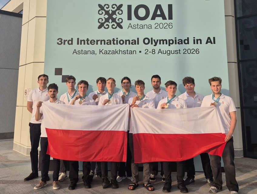 Polscy uczniowie zdobyli 8 medali na Olimpiadzie Sztucznej Inteligencji, w tym 4 złote