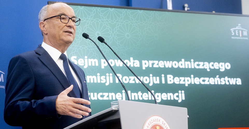 Polski Sejm tworzy regulatora AI. Nowa komisja dostanie prawo kontroli i karania firm