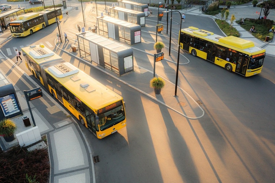 Górnośląsko-Zagłębiowska Metropolia rozwija transport z pomocą AI