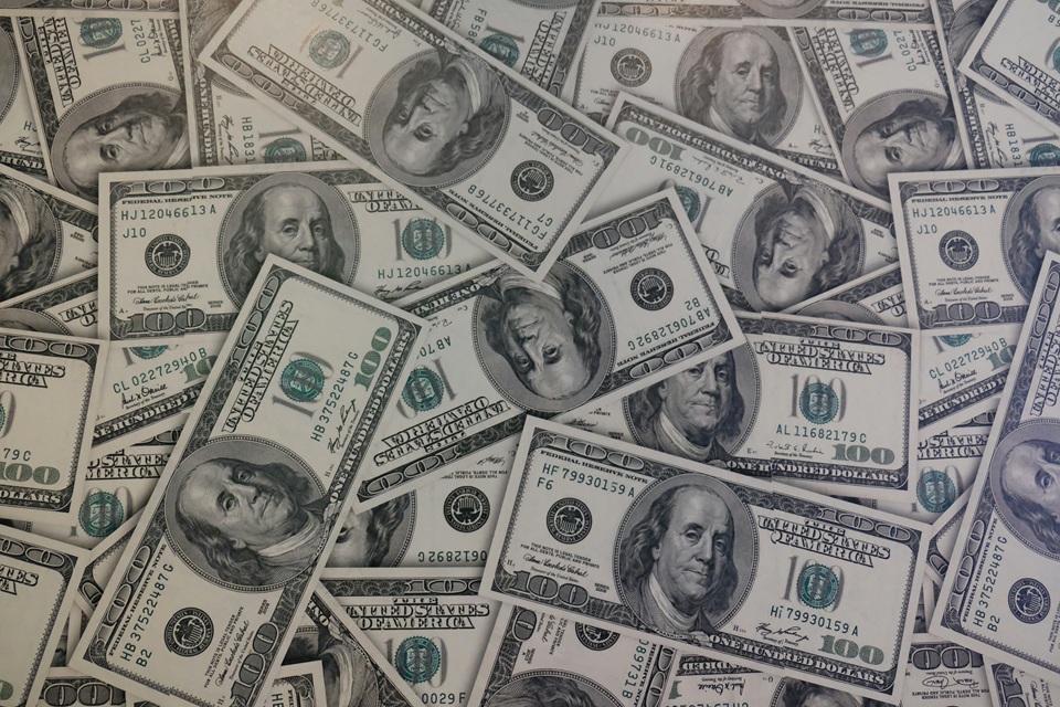 AI potrzebuje bilion&oacute;w dolar&oacute;w nowych przychod&oacute;w. Skąd je wziąć?
