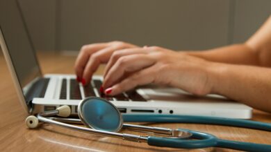74% firm healthcare ma problem z rekrutacją. AI zwiększa zapotrzebowanie na specjalist&oacute;w